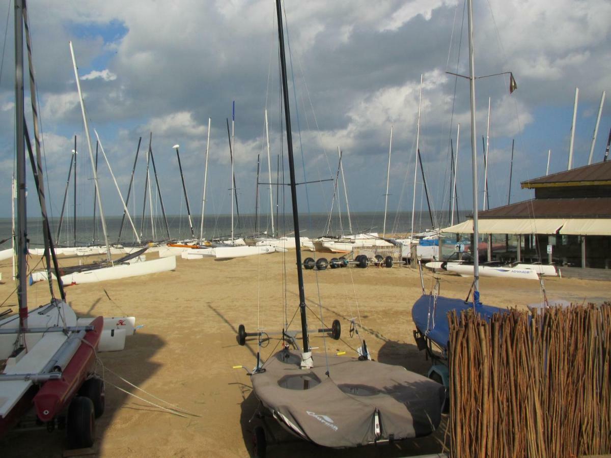 Malibu Beach Koksijde Buitenkant foto